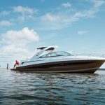 Page-5-TOP_Sea-Ray-Yachts-370-Venture