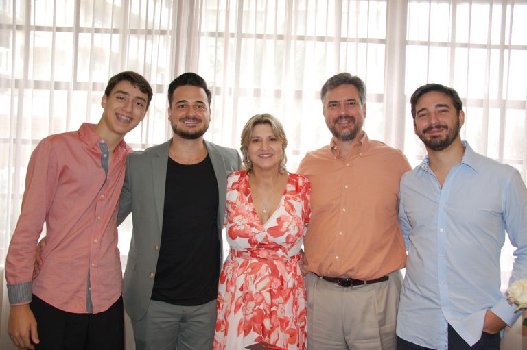 onathan & Michael Mendez, Vivian Galego-Mendez, Jorge & Steven Mendez