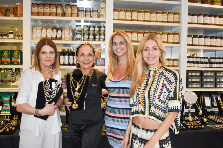Laura Smith Estrada, Brigitte de Langeron, Elizabeth Zaczac & Alexia Sageller Estrada