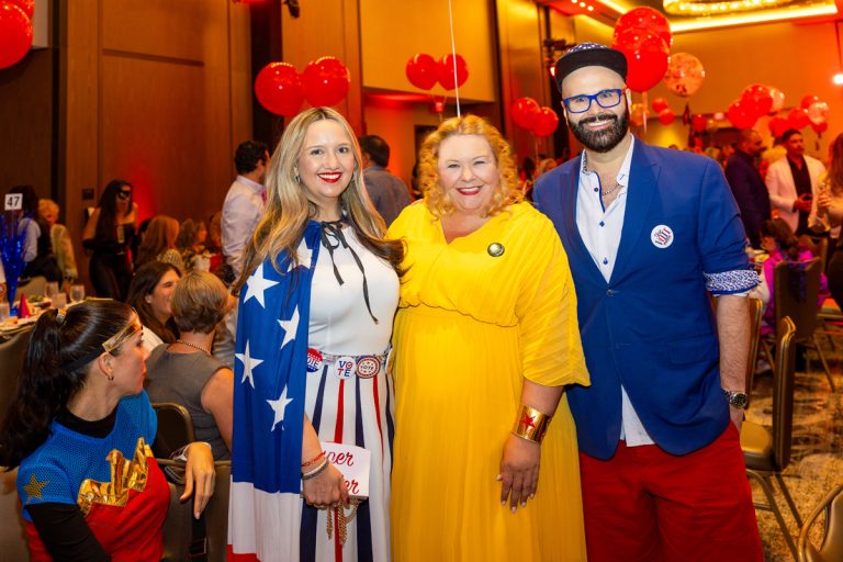 Estrellita S. Sibila, Kara Lundgren & Jorge Arauz