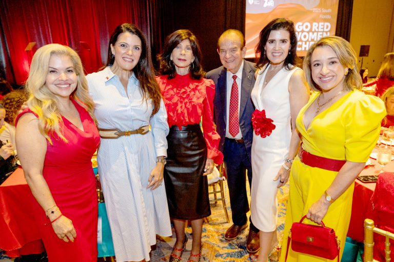 Alice Bravo, Aliette Rodz, Trish Bell, Luis Del Pozo, Ana VeigaMilton & Myrna Vaca