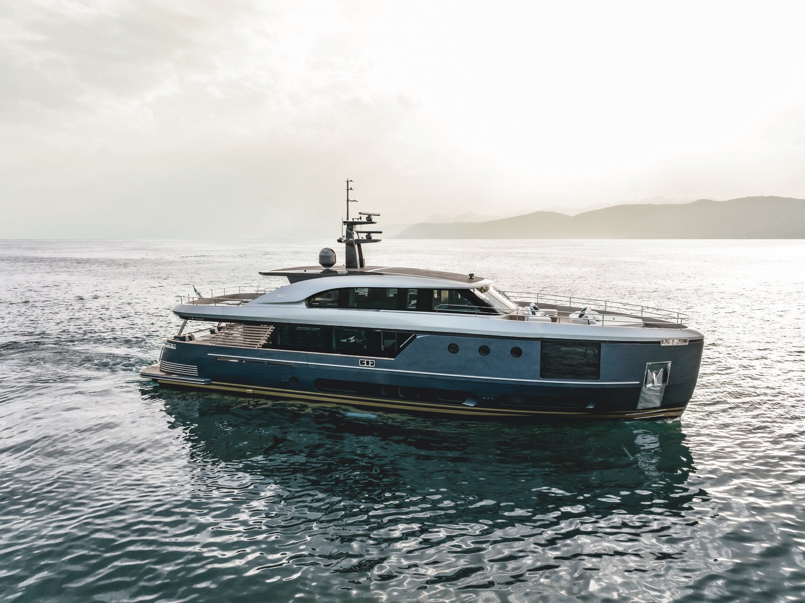 Maiora M-30 Superyacht: Indoor-Outdoor Living on the Water