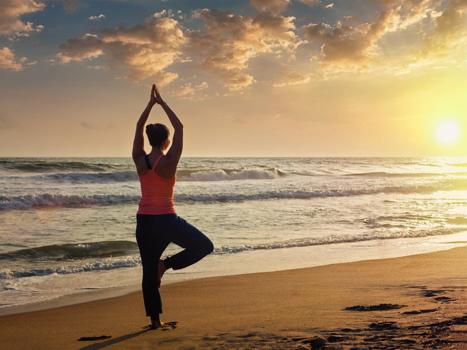 Sunset Core – 411: Lighthouse Run, Sunset Core, Tennis for Good & Rastrillo 305