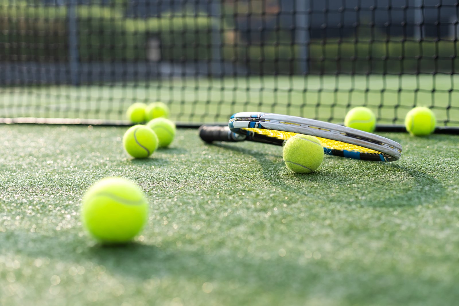 Court Giving – 411: Lighthouse Run, Sunset Core, Tennis for Good & Rastrillo 305